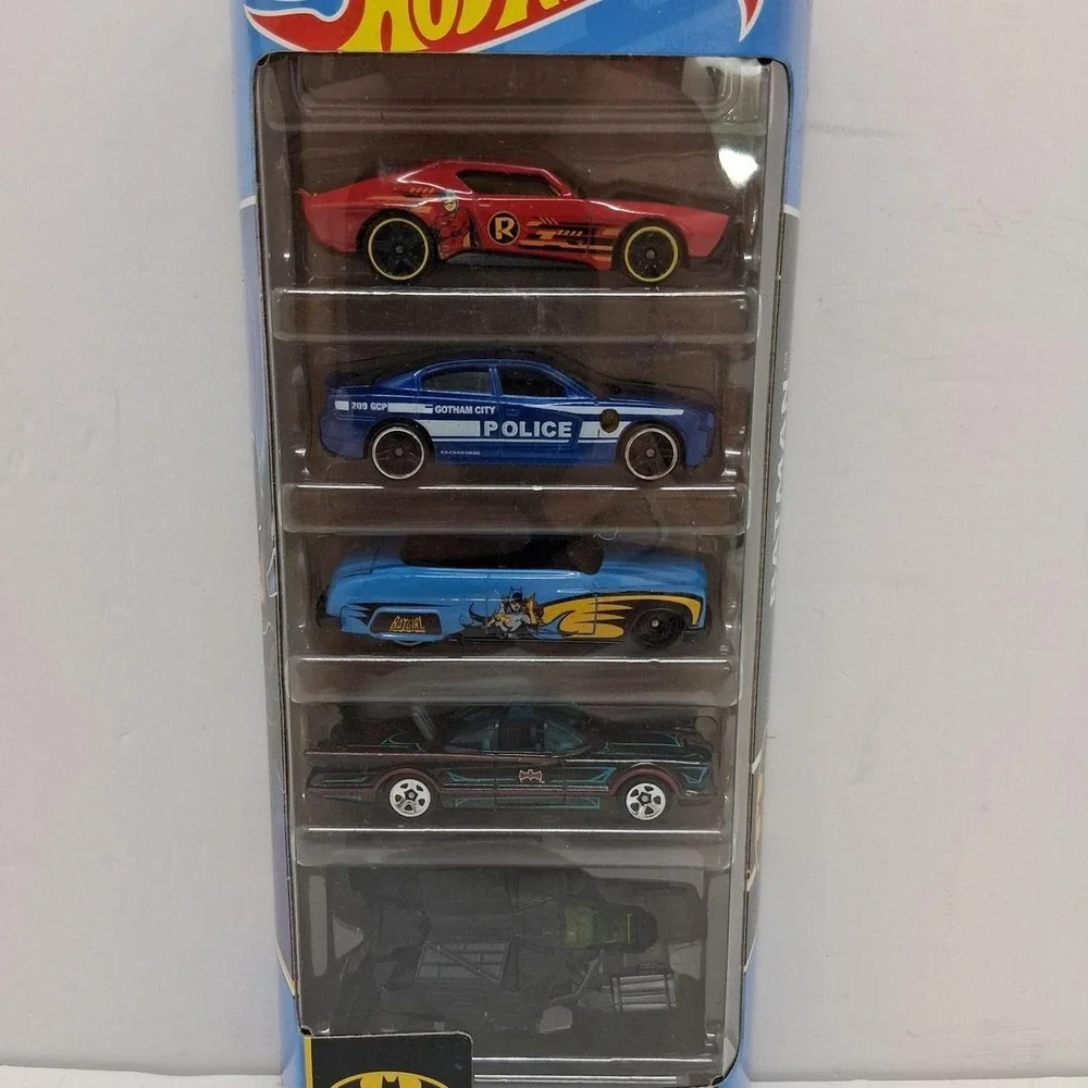 Hot Wheels Batman 4 Car Set Includes: - Batmobile - Batmobile 2 - Police Car